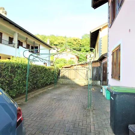 Rainbow House On Lake Orta With Parking And Private Garden Prázdninový dům
