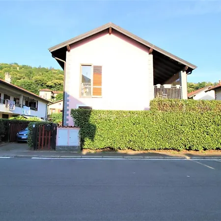 Prázdninový dům Rainbow House On Lake Orta With Parking And Private Garden