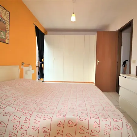 Prázdninový dům Rainbow House On Lake Orta With Parking And Private Garden *