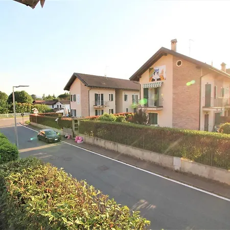 Rainbow House On Lake Orta With Parking And Private Garden