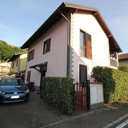 Rainbow House On Lake Orta With Parking And Private Garden Prázdninový dům *