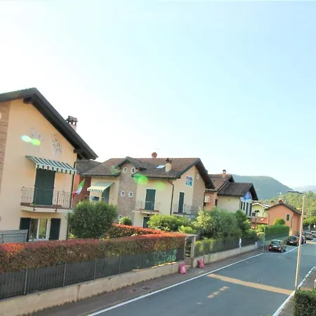 Rainbow House On Lake Orta With Parking And Private Garden Miasino