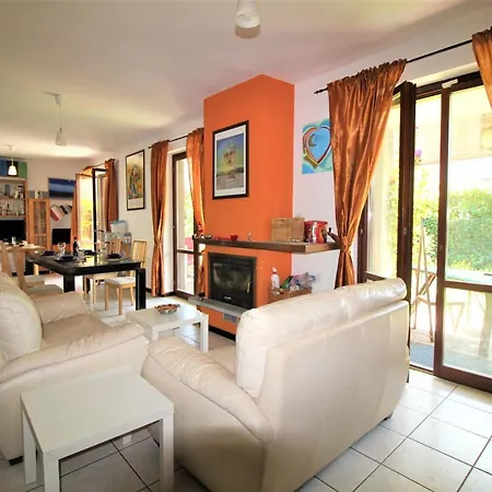 Rainbow House On Lake Orta With Parking And Private Garden *