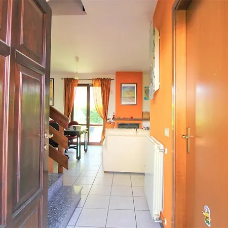 Prázdninový dům Rainbow House On Lake Orta With Parking And Private Garden