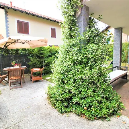 Rainbow House On Lake Orta With Parking And Private Garden Prázdninový dům Miasino